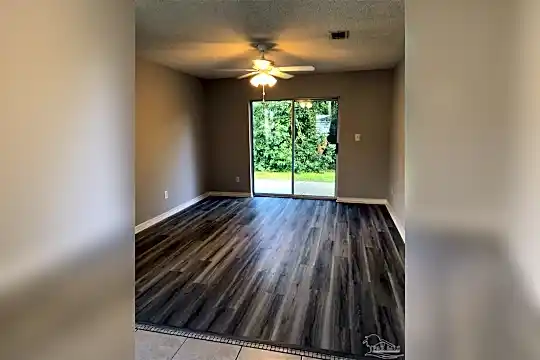 1065 Antigua Cir Photo 2