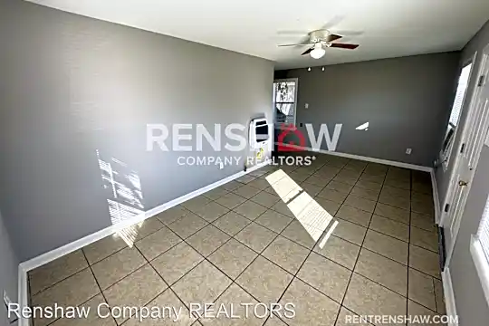 2111 Perry Rd Photo 2