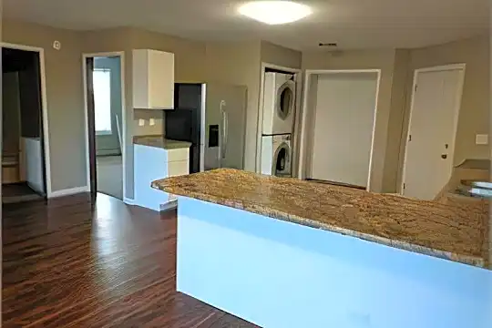 418 8th St S Photo 2