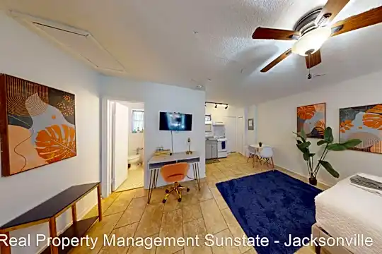 1242 N Laura Street Photo 2