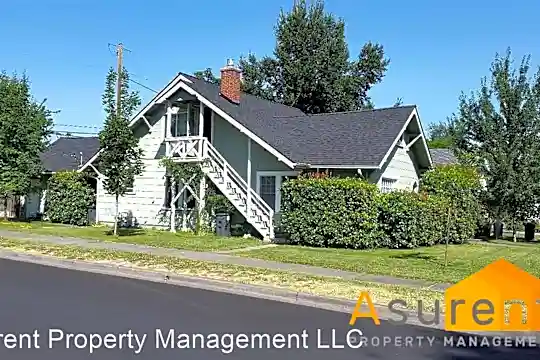 424 S Grape St Photo 1