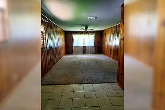 34 Greenbrier Rd Photo 2