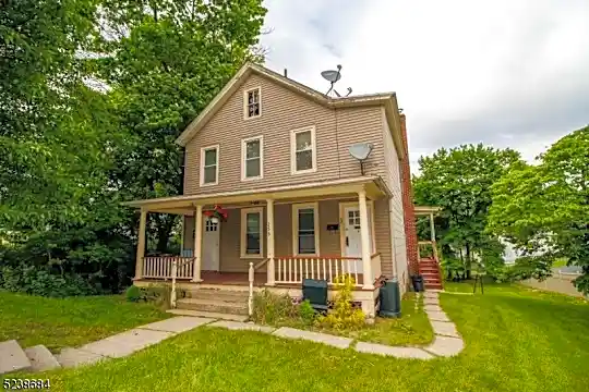 255 Spring St Photo 1