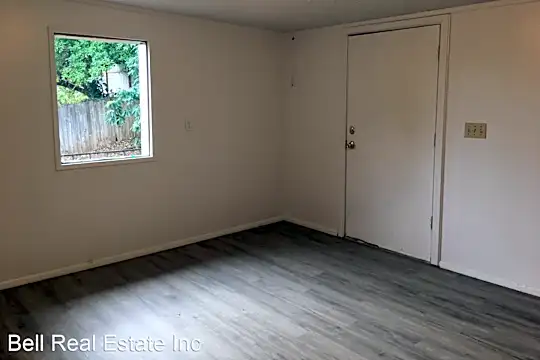 7055 Main St Photo 2