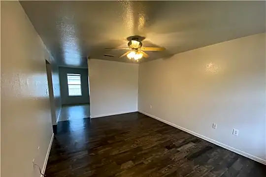1016 North Dr Photo 2