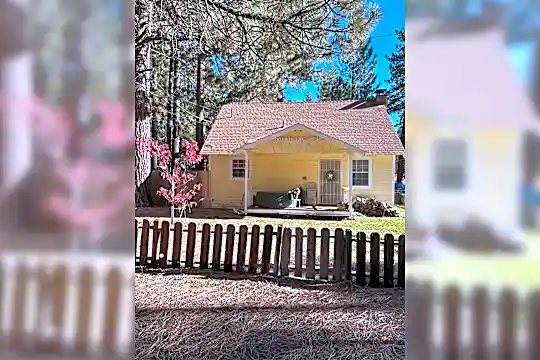 1171 Carson Ave Photo 2