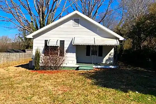 133 Caroline St