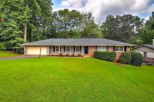 2216 Chrysler Terrace NE Photo 1