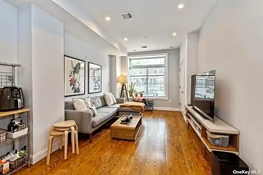 740 Evergreen Ave #1 Photo 1