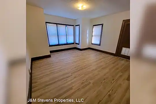 1023 Pierce St Photo 2