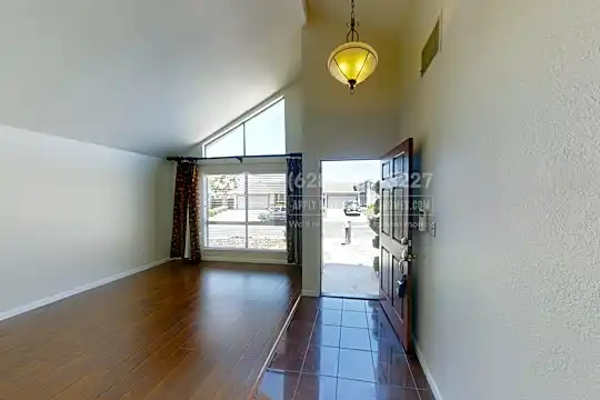 1375 Swallowtail Road Photo 2