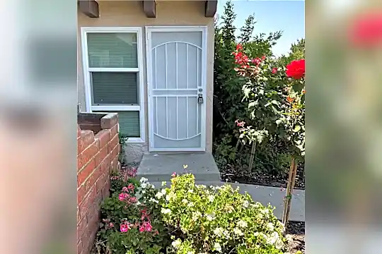 336 W La Veta Ave #D Photo 1
