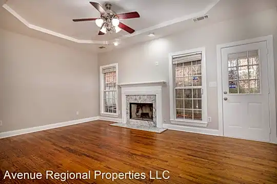4579 Rock Creek Cir Photo 2
