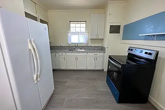 1335 9th Ave Photo 2