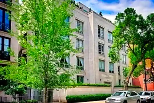 1422 N La Salle Dr #403 Photo 1