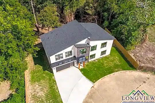 1016 Tristan Lane Photo 2
