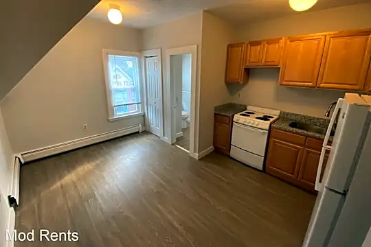 94 Howe St Photo 1