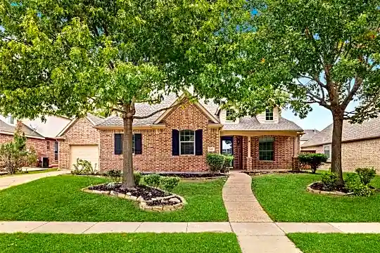1321 Millers Creek Dr Photo 1