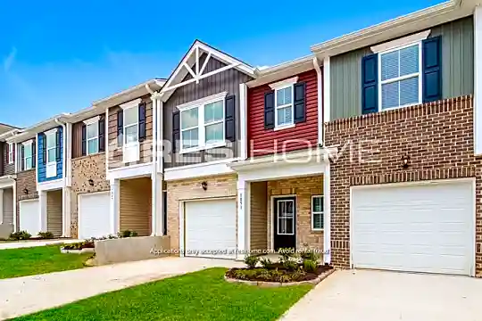 994 Simmons Trace Photo 2