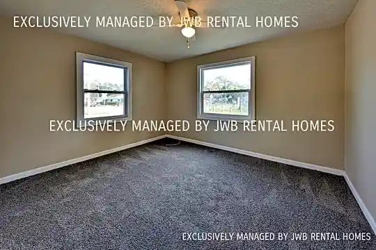 2722 Penton St Photo 2