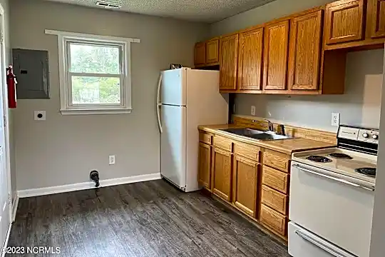 2310 Indian Dr #18 Photo 2