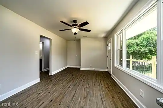 1571 S Aspen St Photo 2