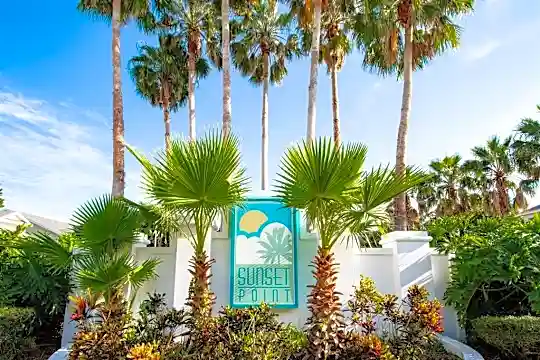 207 Sunset Point Photo 1