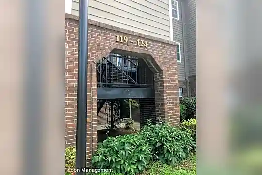 119 West End Pl Photo 1