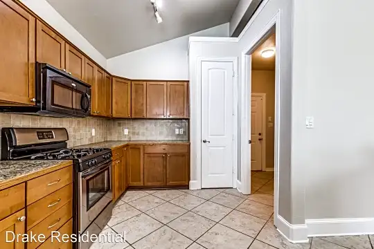 Newly Renovated! Peaceful Gated Community! Just minutes from Downtown and Loop 49 Photo 2