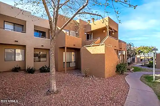 11640 N 51st Ave #218 Photo 1