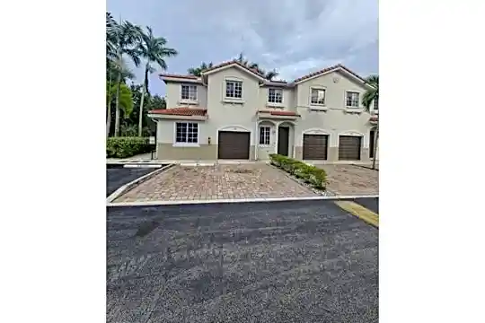 21011 NW Miami Ct