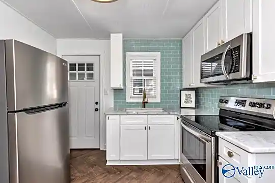 1537 Mckinley Ave NE #B Photo 1