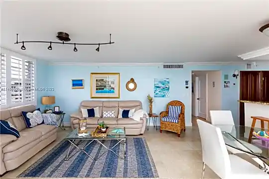 6917 Collins Ave #1001 Photo 1