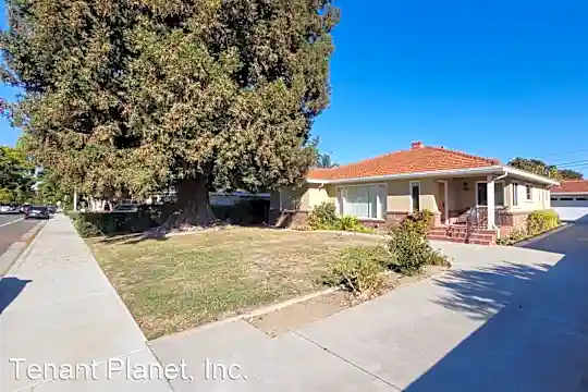 216 Cypress Ave Photo 1
