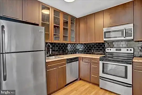 319 W Chelten Ave #E Photo 2