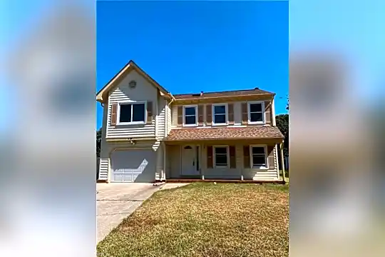 524 Stuart Cir Photo 1