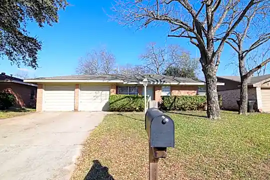 3122 Lawnwood Dr Photo 1