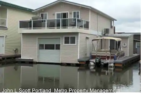 18525 NE Marine Dr Photo 1