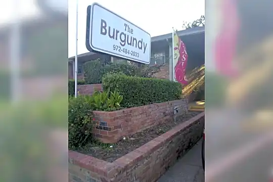 Burgundy Condominiums, The Photo 2