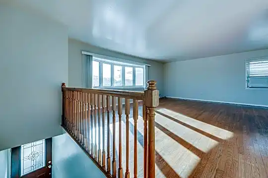 45 Colonial Dr #2 Photo 2