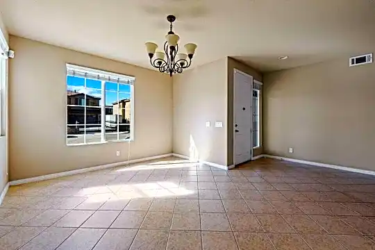 1249 Stanfill Rd Photo 2