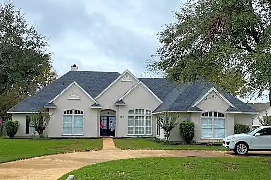 403 Weavers Way Photo 1
