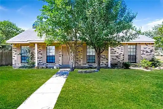 501 Justice Dr Photo 1