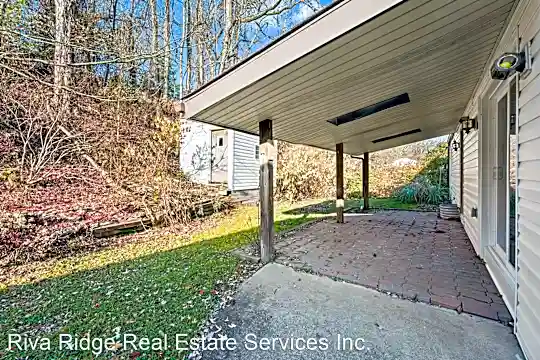 617 National Dr Photo 2