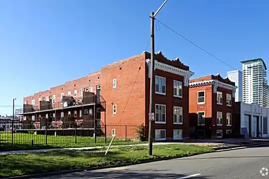 2230 California St Photo 2