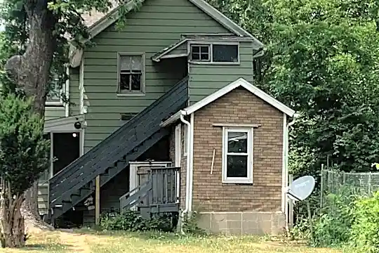 1616 NE Jefferson St Photo 1