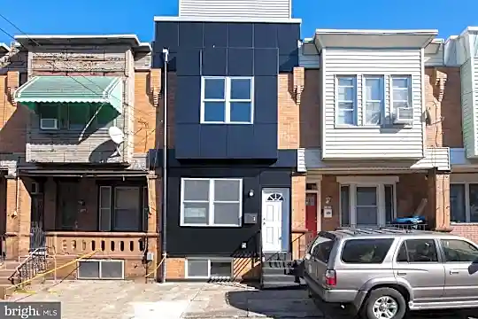 1805 S Taylor St Photo 2