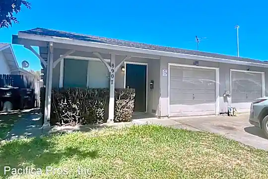 8907 Montoya St Photo 1