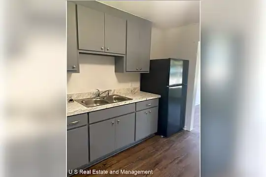 3600 Southborough Rd Photo 2