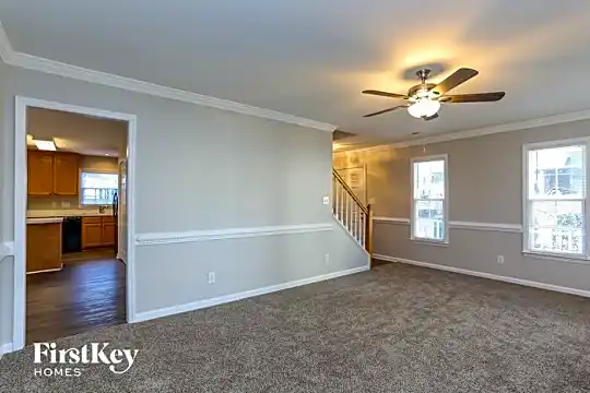 4907 Heritage Woods Court Photo 2